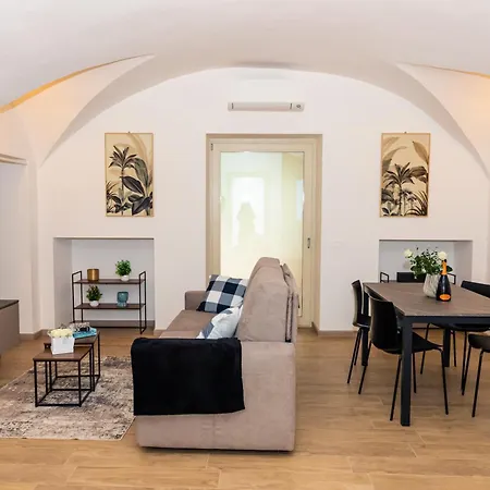 Casa Nichy * Adro